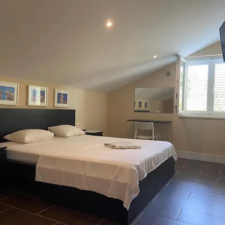 Apartment Roza Orebic