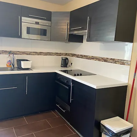 Apartment Roza *